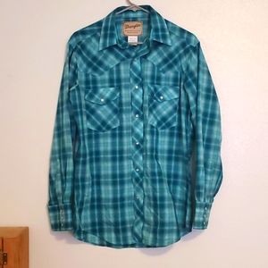 Wrangler snap long sleeve shirt women's medium